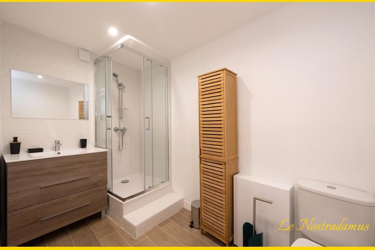 Le Nostradamus - Magnifique Appartement Cours Principal Plein Centre Avec Parking Салон дьо Прованс Екстериор снимка