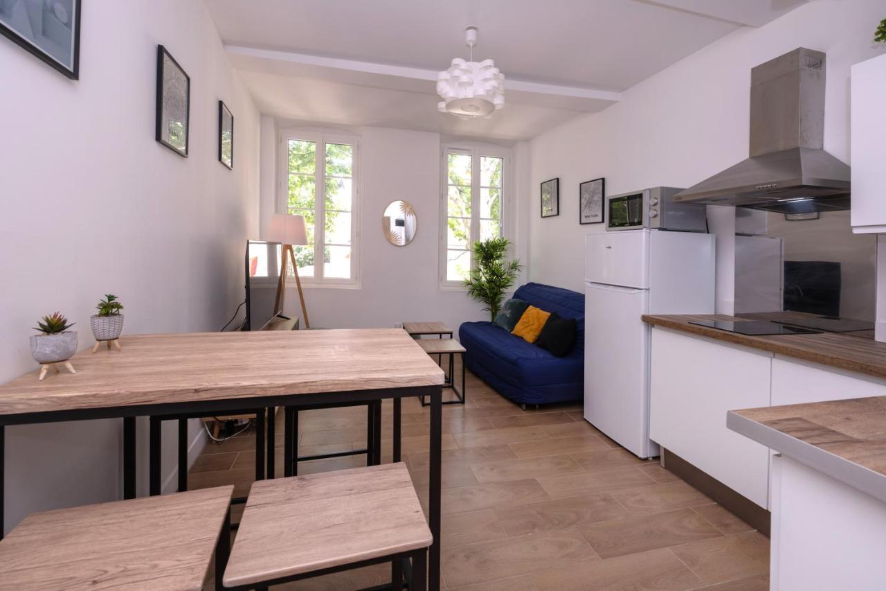 Le Nostradamus - Magnifique Appartement Cours Principal Plein Centre Avec Parking Салон дьо Прованс Екстериор снимка