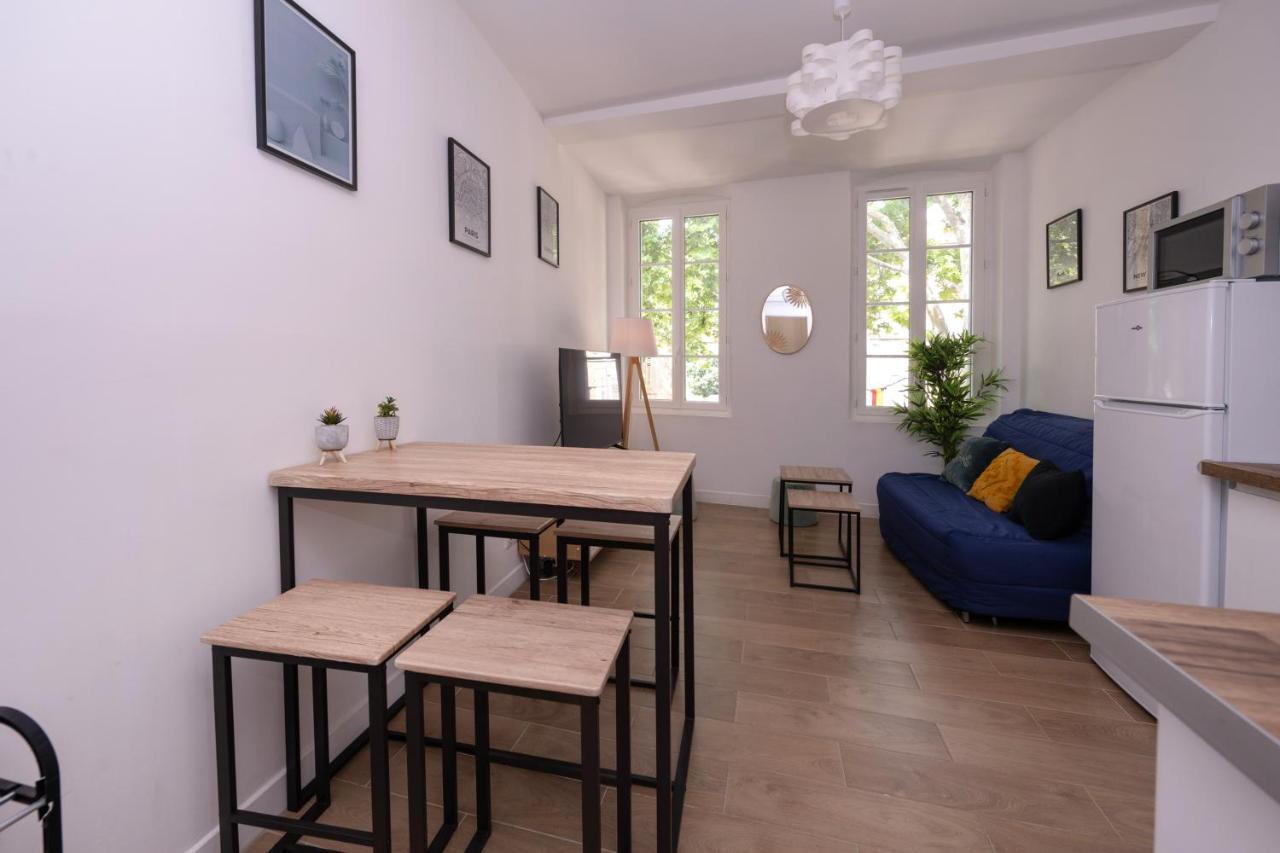 Le Nostradamus - Magnifique Appartement Cours Principal Plein Centre Avec Parking Салон дьо Прованс Екстериор снимка
