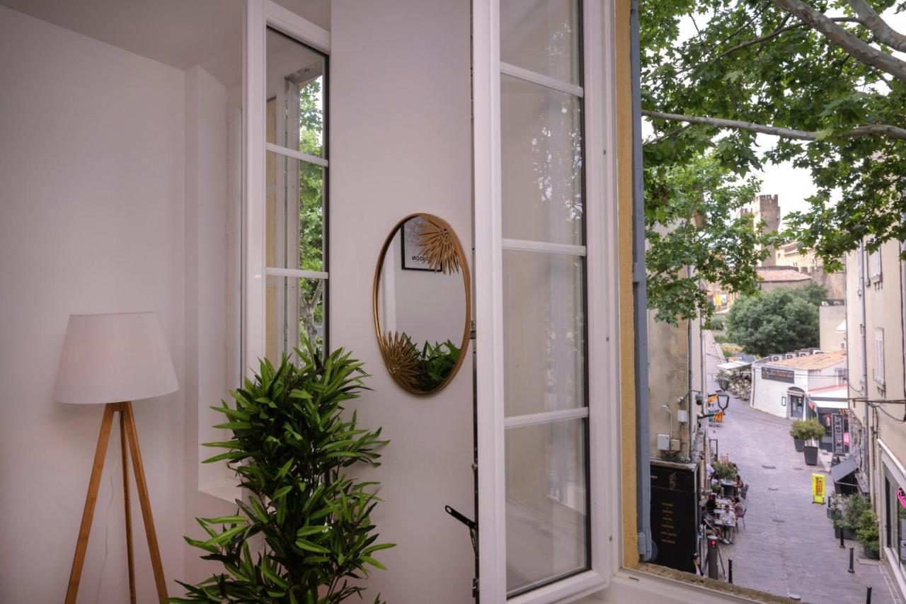Le Nostradamus - Magnifique Appartement Cours Principal Plein Centre Avec Parking Салон дьо Прованс Екстериор снимка
